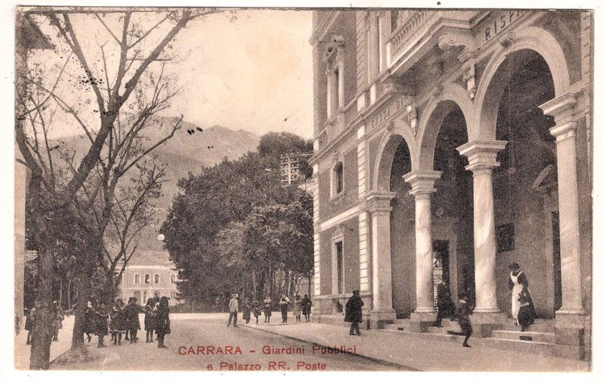 Cartolina antica Carraragiardini e palazzo Poste