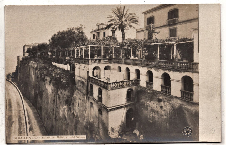 Cartolina antica Sorrento vallata dei Molini Hotel Vittori foto N.P.G.