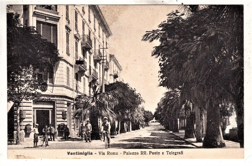 Cartolina antica Ventimiglia via Roma e Reggie poste