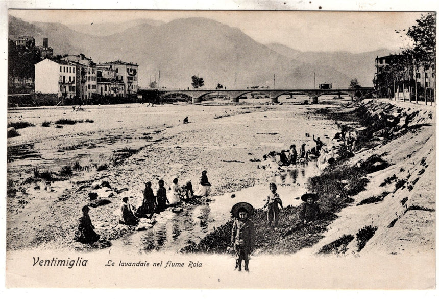 Cartolina antica Ventimiglia lavandaie al fiume Roja