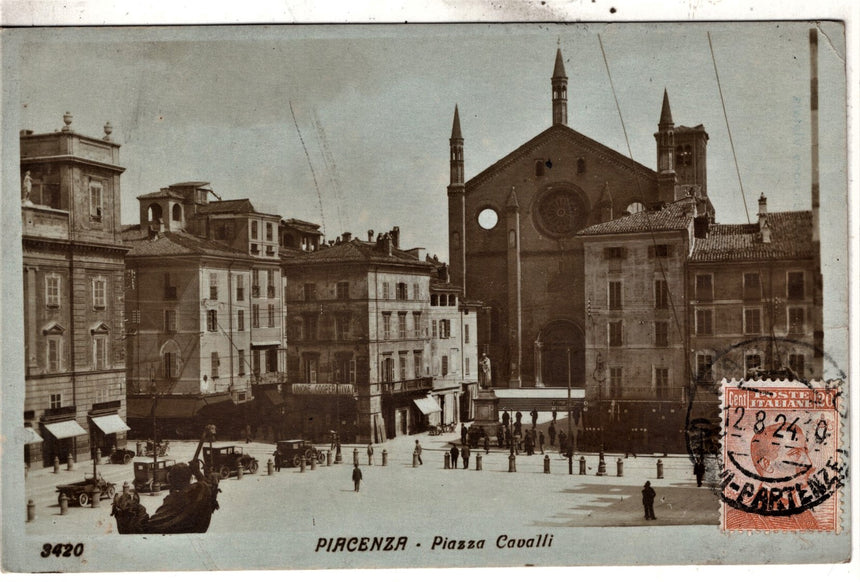 Cartolina antica Piacenza piazza Cavalli sped. In Francia