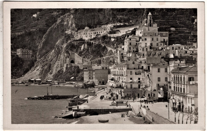 Amalfi piazza F.Gioia e hotel Cappuccini  Napoli