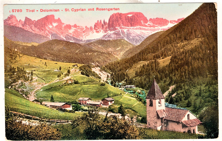 Sudtirol Alto Adige Dolomiten St. Cyprian mit Rosengarten