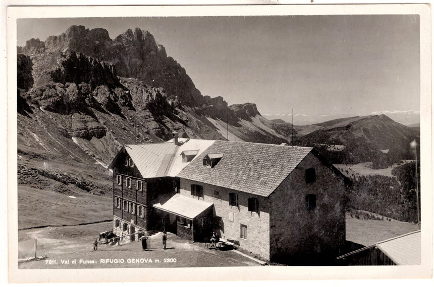 Sudtirol Alto Adige Val di Funes rifugio Genova