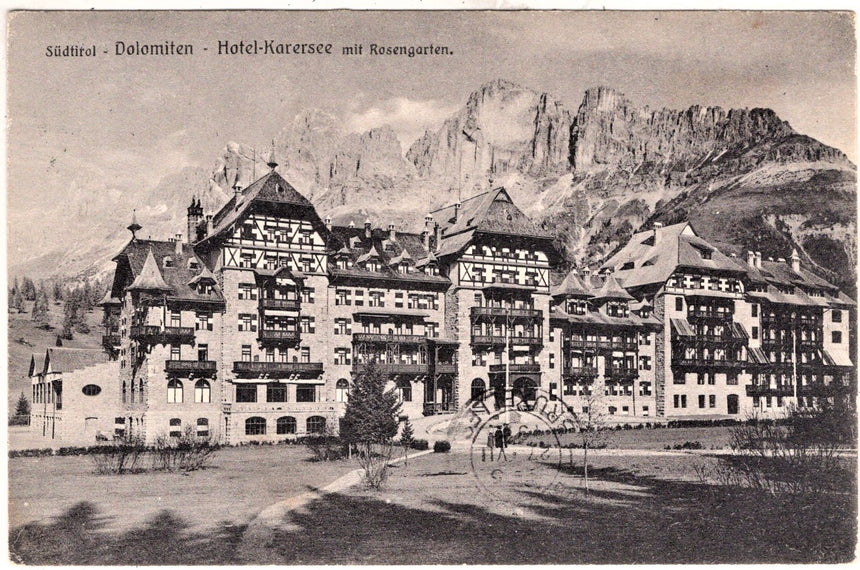 Sudtirol Alto Adige Hotel Carezza Karerpasshotel gegen Latemar