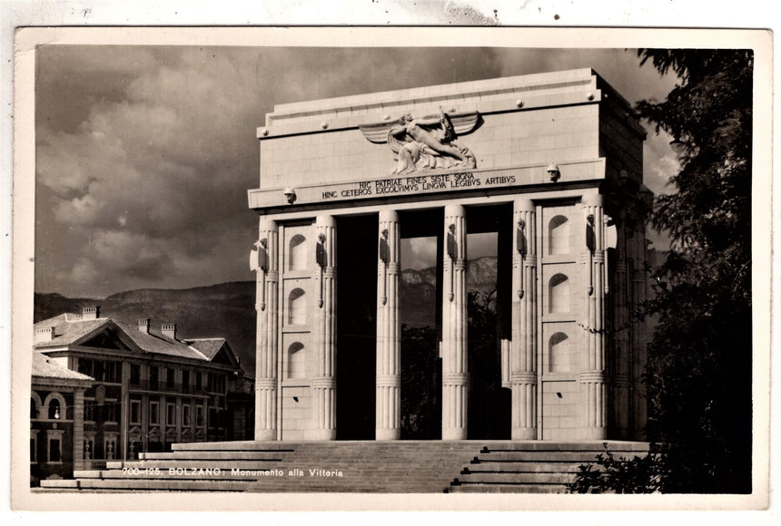 Cartolina Sudtirio Alto Adige Bolzano Bozen Monumento della Vittoria sped.in Austria | Collezionissimo