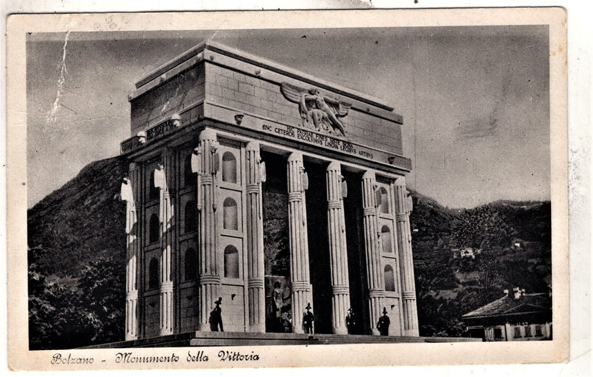 Cartolina Sudtirio Alto Adige Bolzano Bozen Monumento alla Vittoria per Bressanone | Collezionissimo. Cartolina firmata e viaggiata