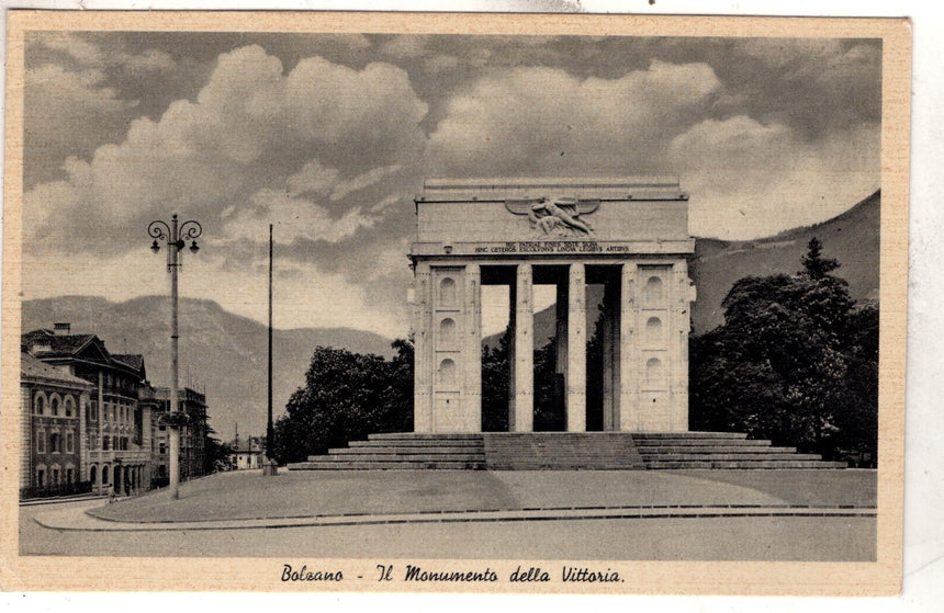 Cartolina Sudtirio Alto Adige Bolzano Bozen Monumento alla Vittoria | Collezionissimo