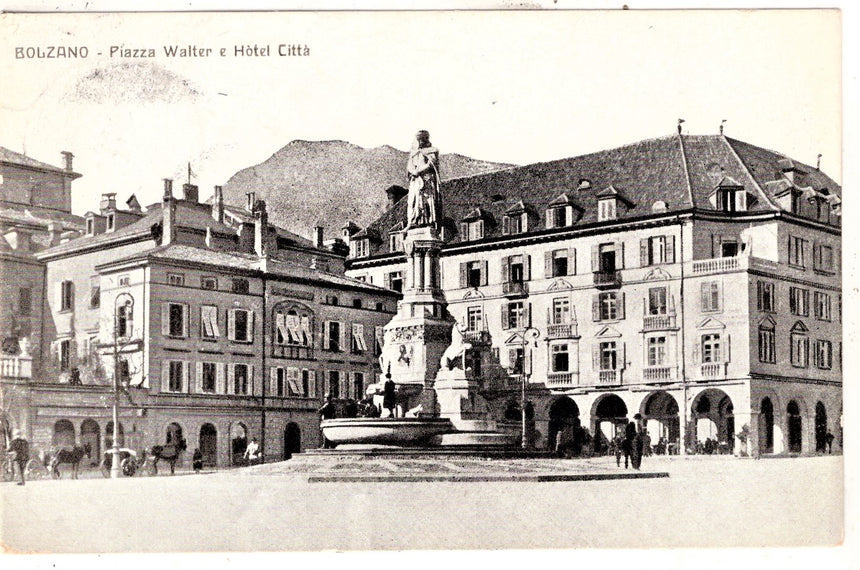 Cartolina Sudtirol Alto Adige Bolzano Bozen Waltherplatz Bolzano piazza Walter | Collezionissimo. Cartolina firmata e viaggiata