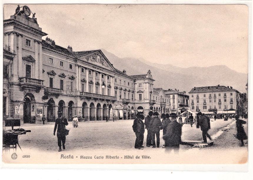 Cartolina Aosta piazza C. Alberto hotel de Ville | Collezionissimo