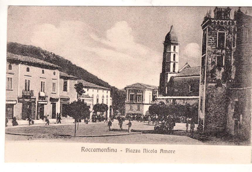 Cartolina Caserta Roccamonfina piazza N.Amore | Collezionissimo