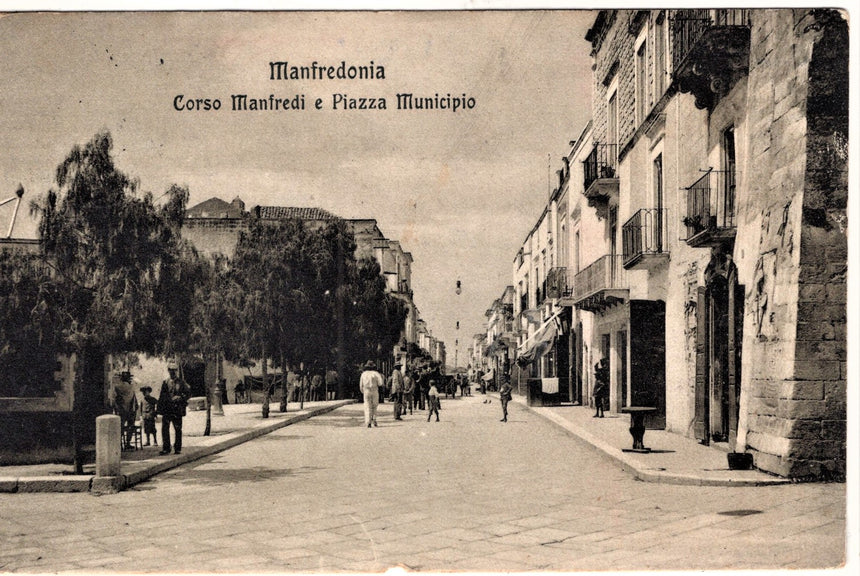 Cartolina Manfredonia piazza Municipio | Collezionissimo