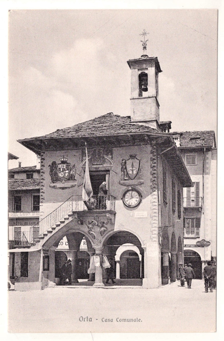 Cartolina Novara Orta casa Comunale | Collezionissimo