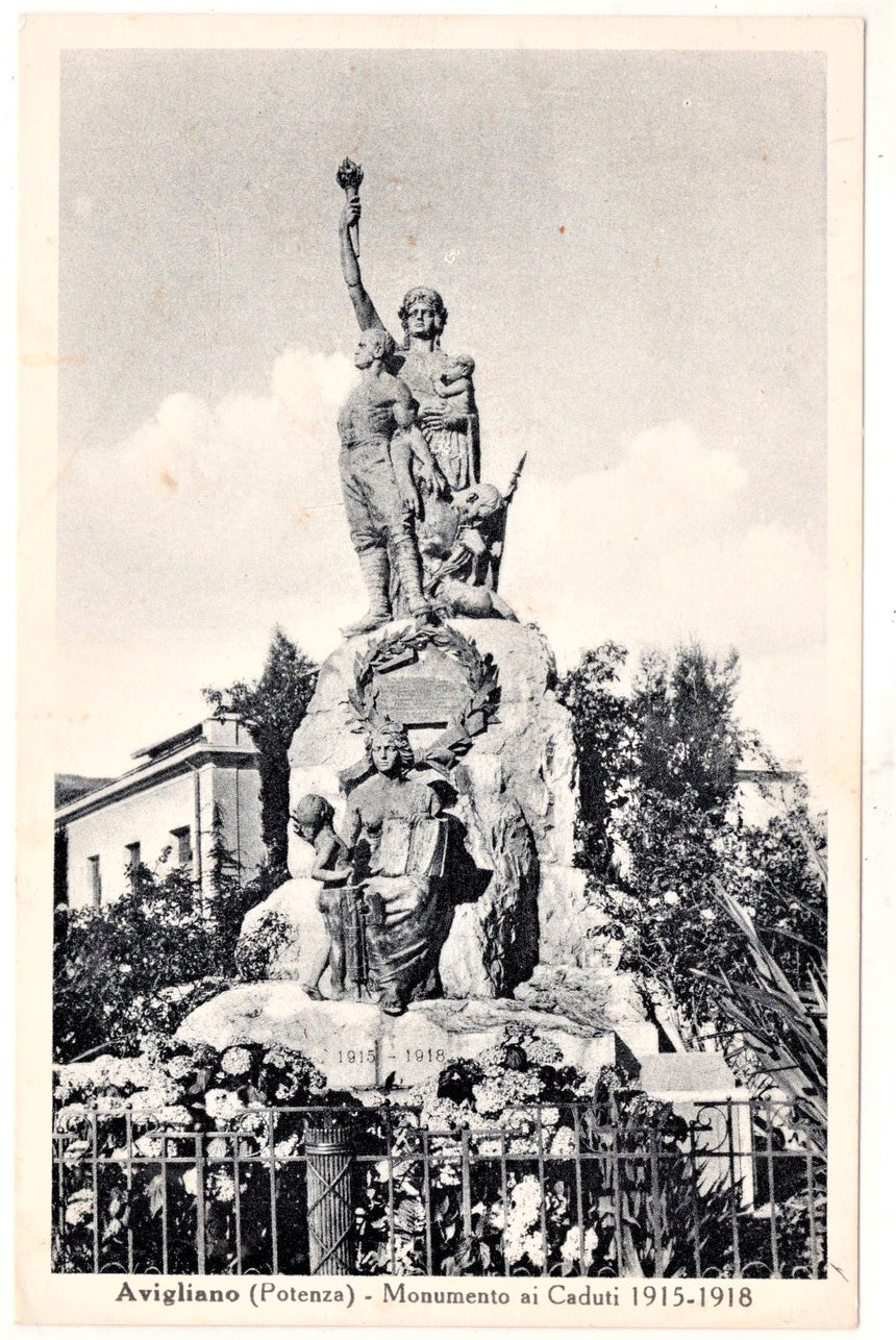 Cartolina Potenza Avigliano di Lucania monumento ai Caduti | Collezionissimo