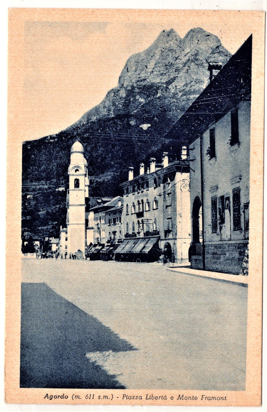 Cartolina Belluno Agordo piazza Libertà | Collezionissimo