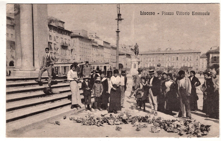 Cartolina Imperia Livorno piazza V.Emanuele | Collezionissimo