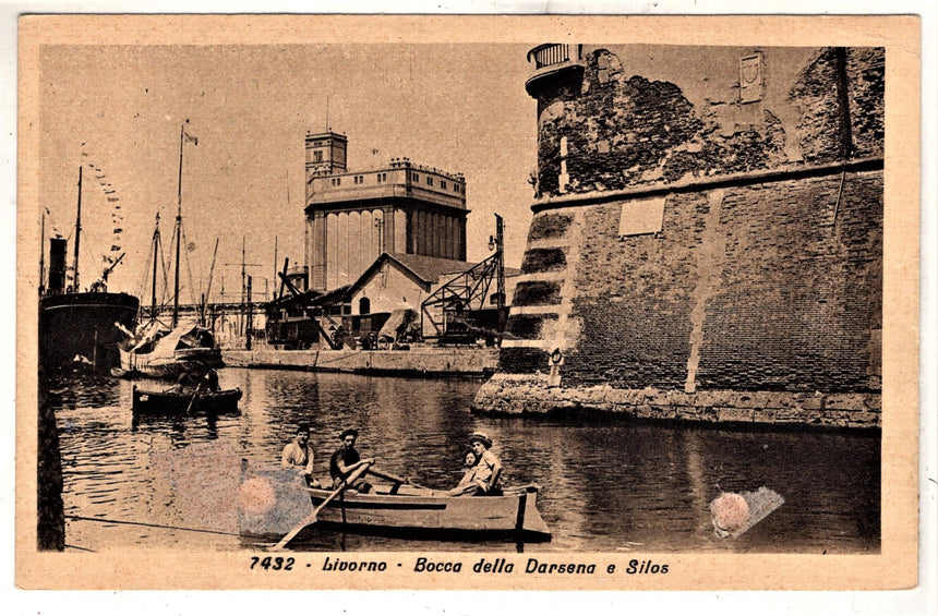 Cartolina Imperia Livorno bocca darsena e silos | Collezionissimo