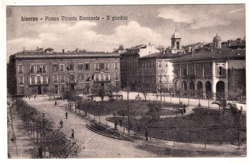 Cartolina Imperia Livorno piazza V. Emanuele | Collezionissimo