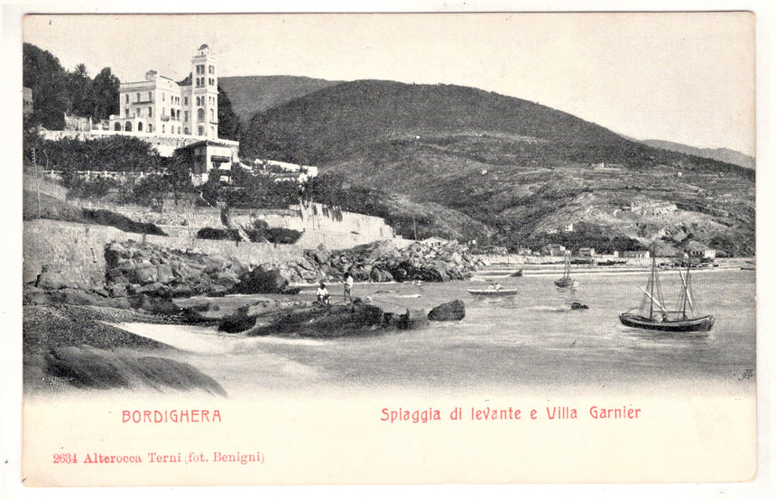 Cartolina Imperia Bordighera spiaggia Levante e villa Garnier | Collezionissimo