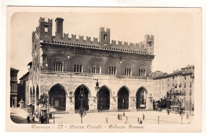 Cartolina Piacenza Piazza Cavalli e palazzo Farnese | Collezionissimo