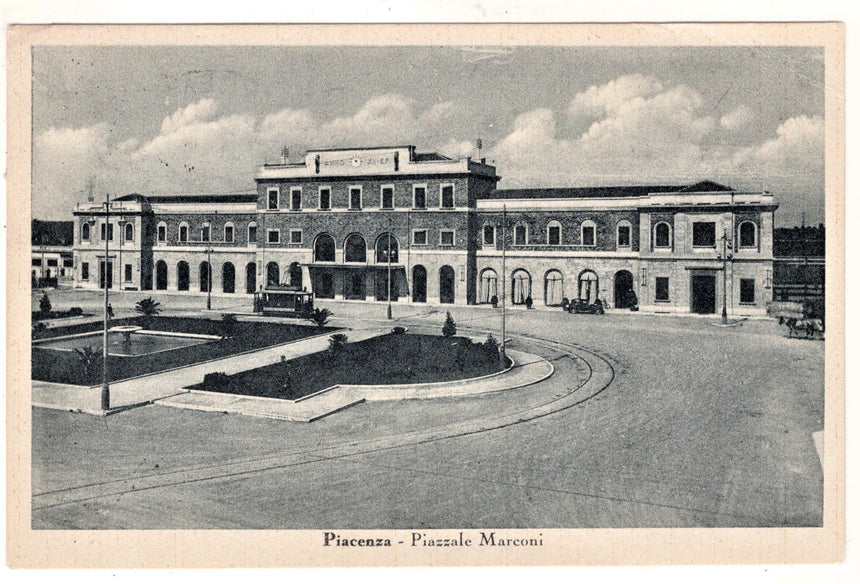 Cartolina Piacenza la stazione ferroviaria | Collezionissimo