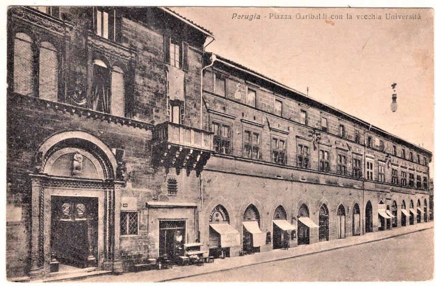 Cartolina Perugia Piazza Garibaldi e vecchia Università | Collezionissimo