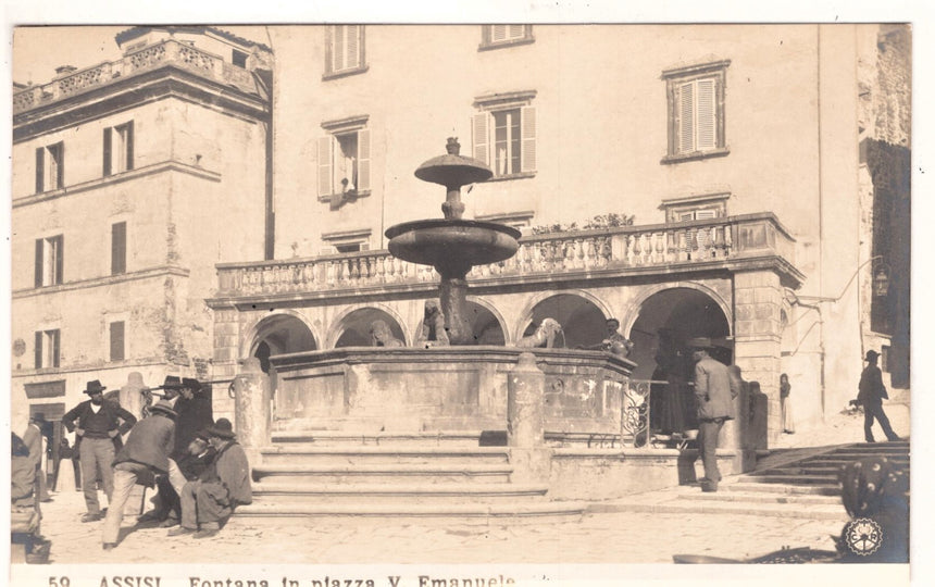 Cartolina Perugia Assisi fontana in piazza V. emanuele foto NPG | Collezionissimo