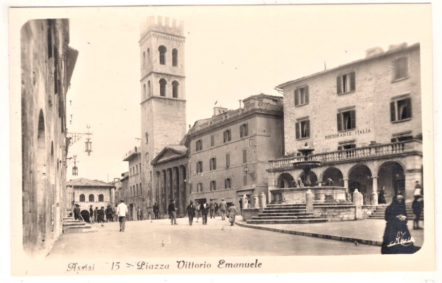 Cartolina Perugia Assisi Piazza V.Emanuele ristorante Italia | Collezionissimo