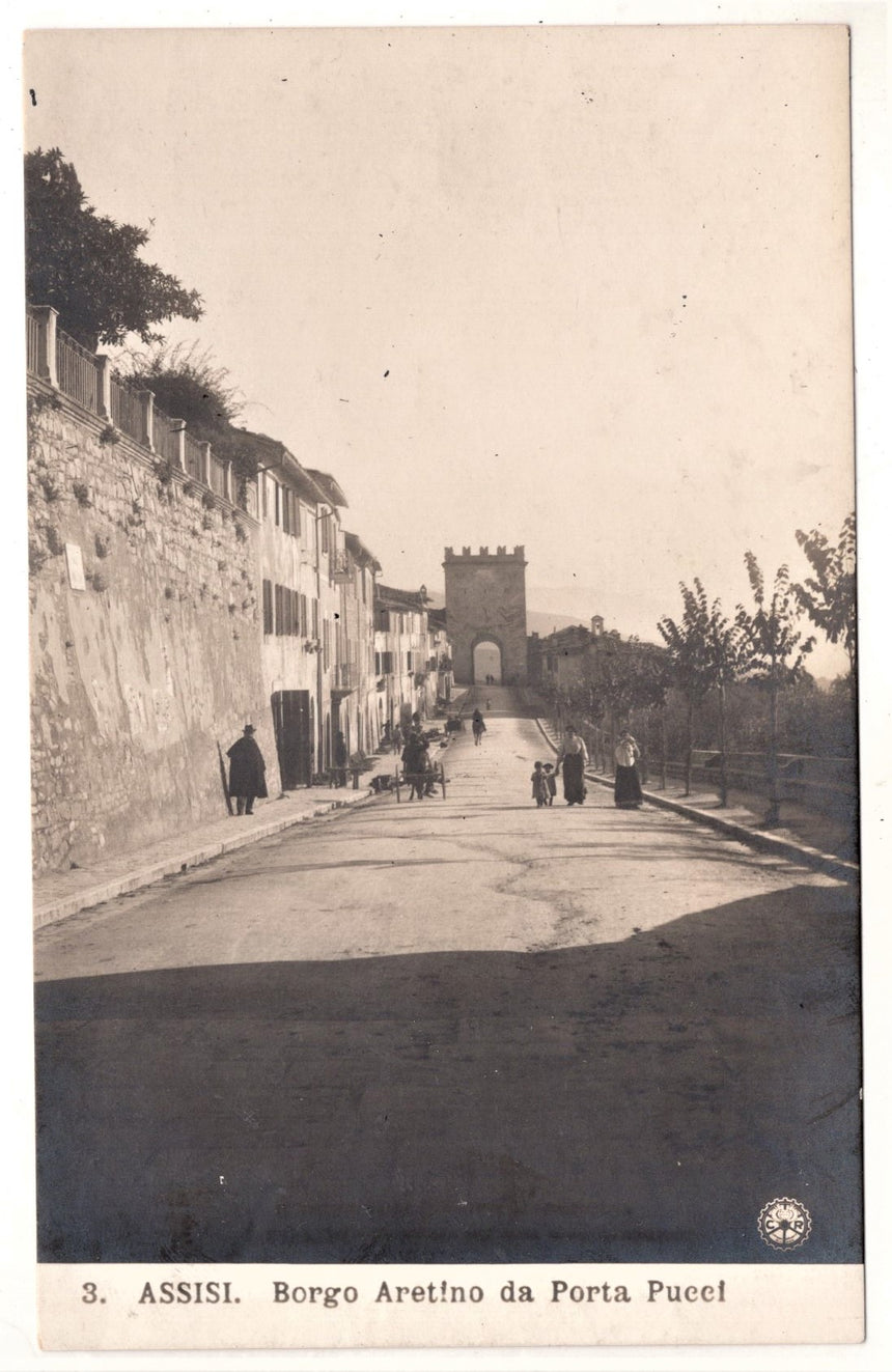 Cartolina Perugia Assisi Borgo Aretino da porta Pucci foto NPG | Collezionissimo