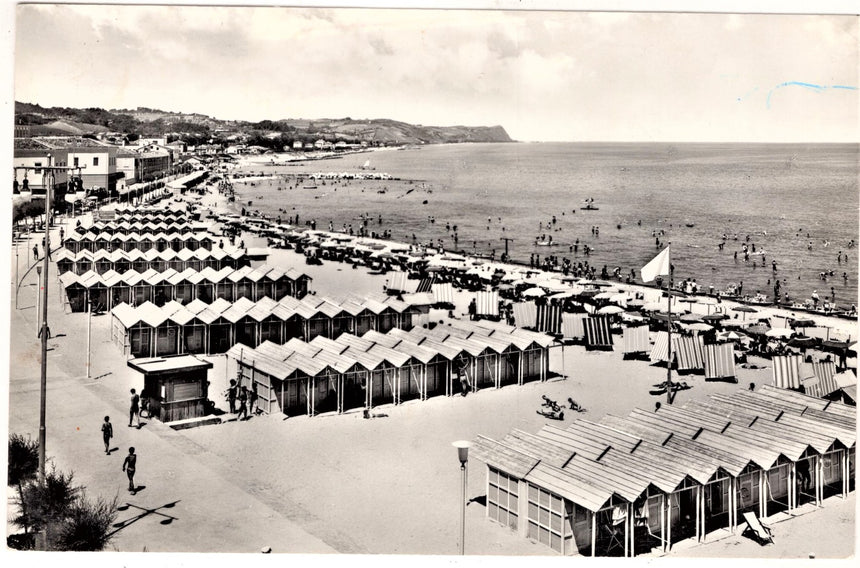 Cartolina Pesaro Urbino Fano la spiaggia | Collezionissimo