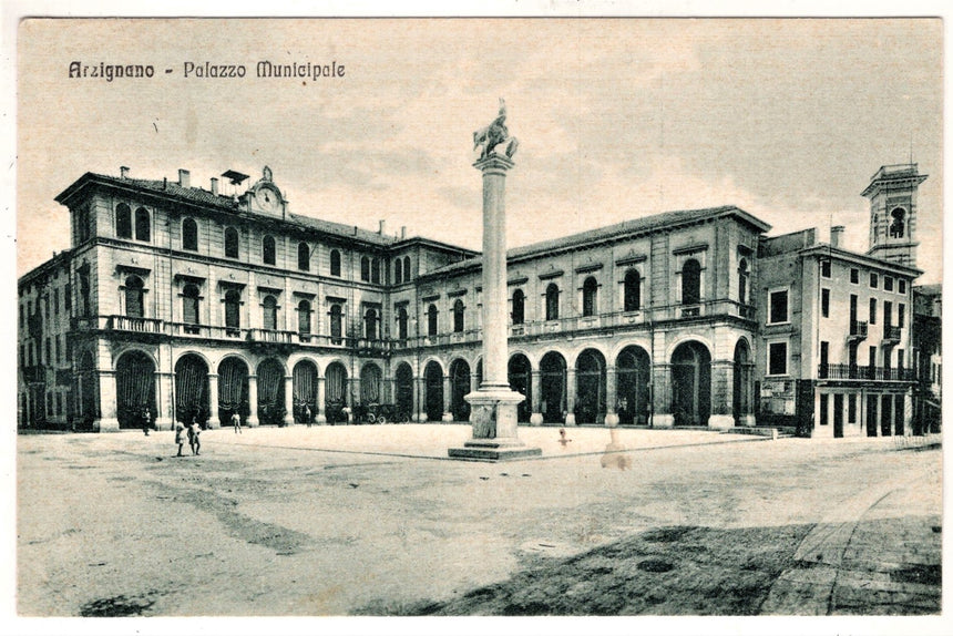 Cartolina Vicenza Arzignano palazzo Municipale | Collezionissimo