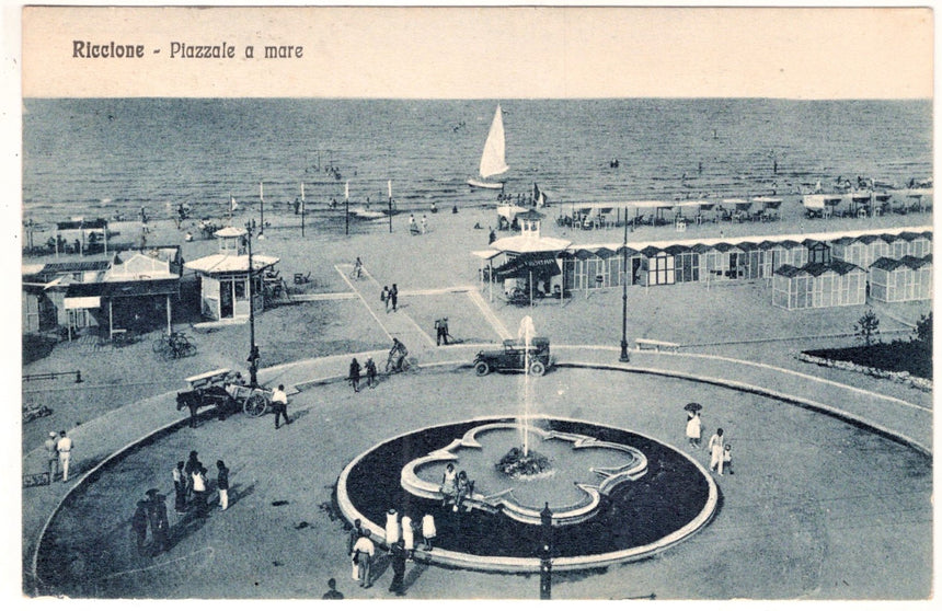 Cartolina Rimini Riccione piazzale a mare | Collezionissimo