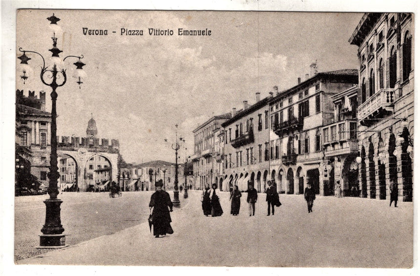 Cartolina Verona piazza V.Emanuele | Collezionissimo